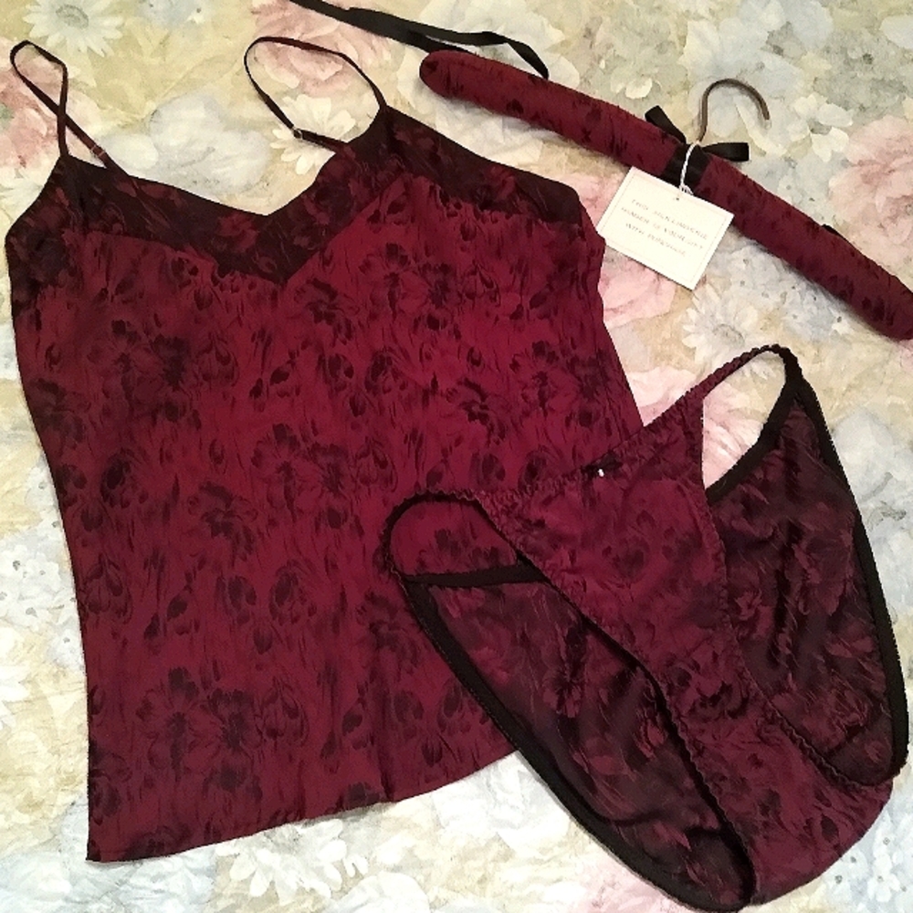 SILKSCREEN 100%silk Camisole & Panties & Hanger !